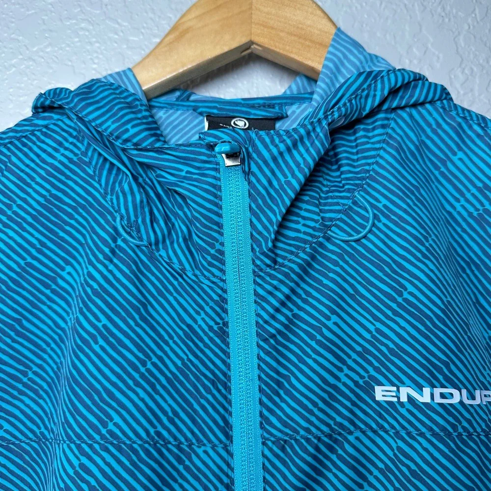 Endura Hummvee WP‎ Shell Jacket Hooded Lightweight Rain Wind Size M
